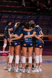 炸金花不是谁吼得大（炸金花靠实力，不靠嗓门）